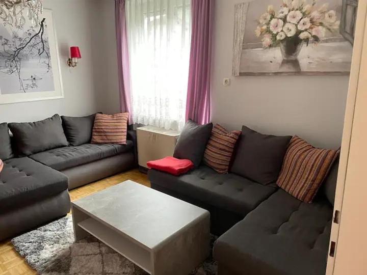 Spacious 2 Bedroom Apartment Zell-Am-See Town Center 젤암제 외부 사진